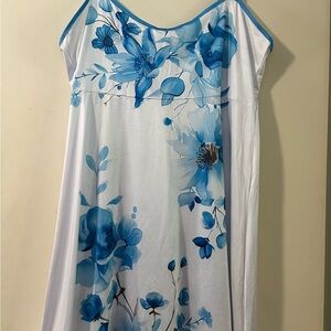 Floral Blue and White Dress NWOT size XXL